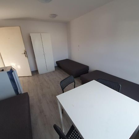 Riviera Rybnik Hostel Ρίμπνικ Εξωτερικό φωτογραφία