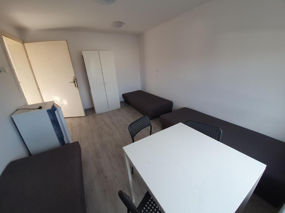 Riviera Rybnik Hostel Ρίμπνικ Εξωτερικό φωτογραφία